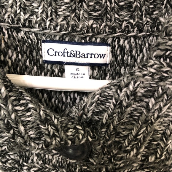 Croft & Barrow Women’s Sweater - Picture 4 of 5